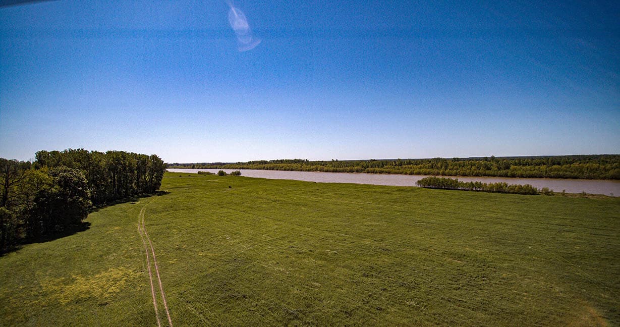 River ranch living on this Oklahoma land for sale.