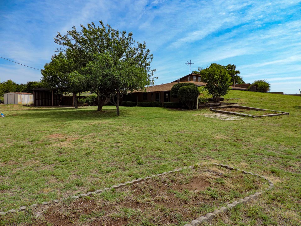 Ranch home on oklahoma property for sale.